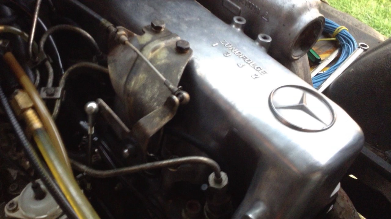 Mercedes MB100 fumée blanche