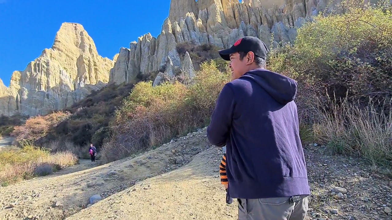 Omarama Clay Cliffs  Waitaki New Zealand -  Mulan 2020