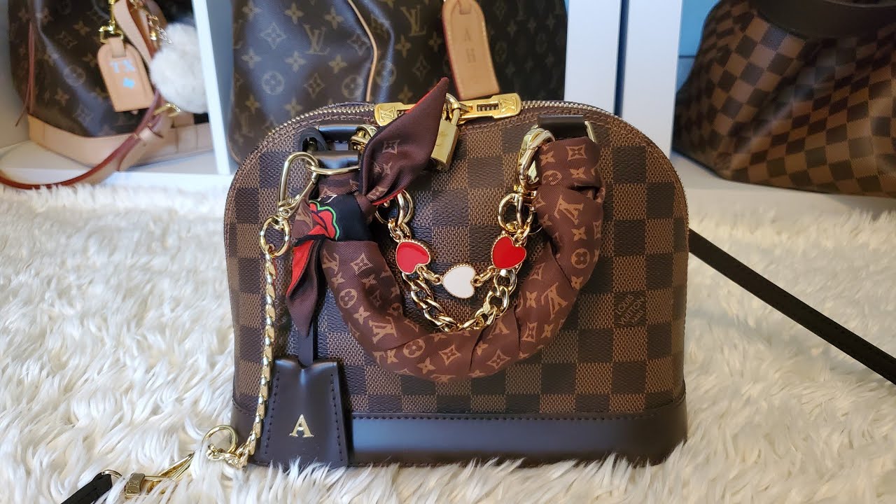 What’s in my bag(Louis Vuitton Alma BB)