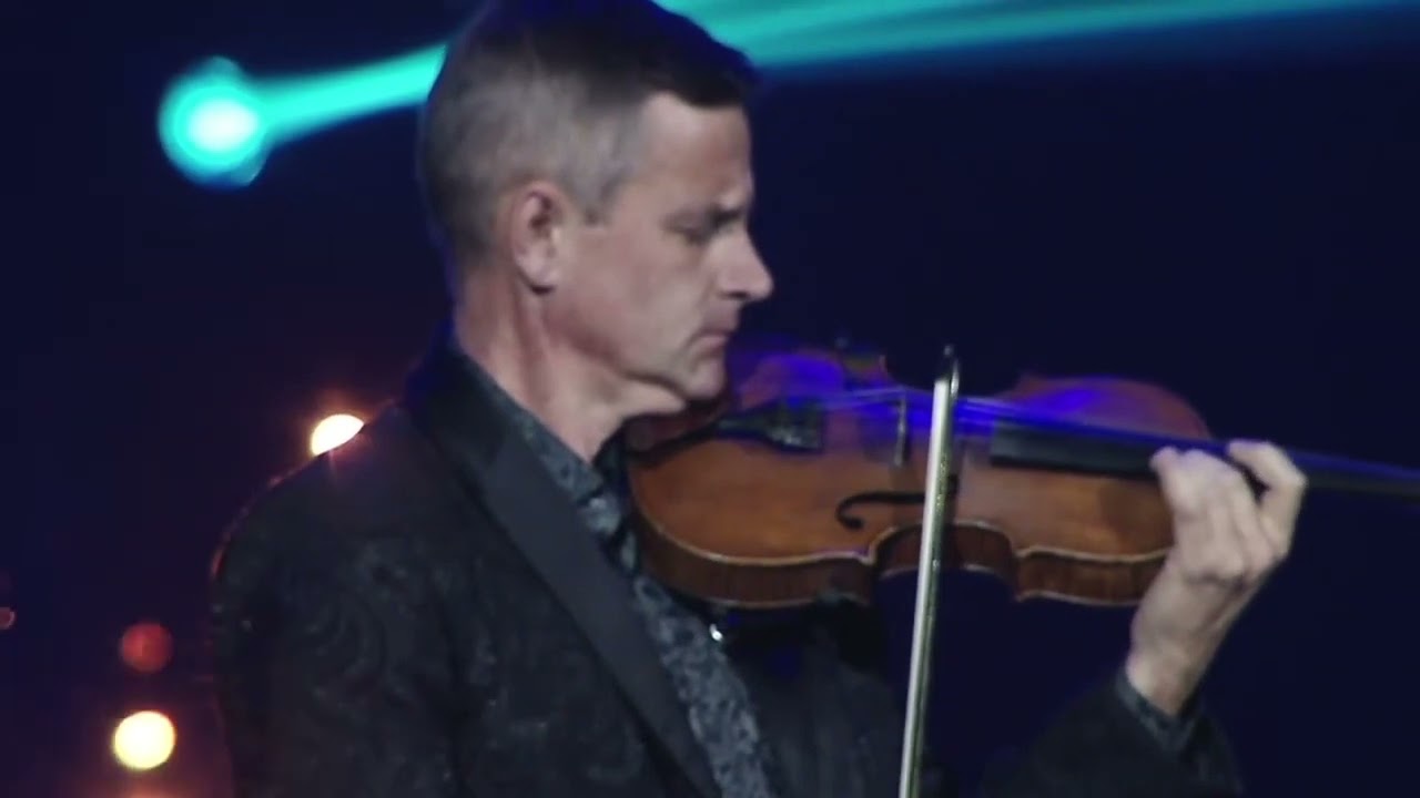 Gregory Lemarchal “SOS d’un terrien en détresse” in the violin .