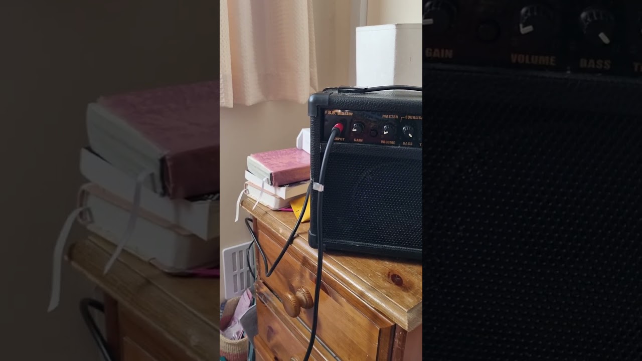B.B. Blaster 10 Watt Guitar Amp with harmonica 