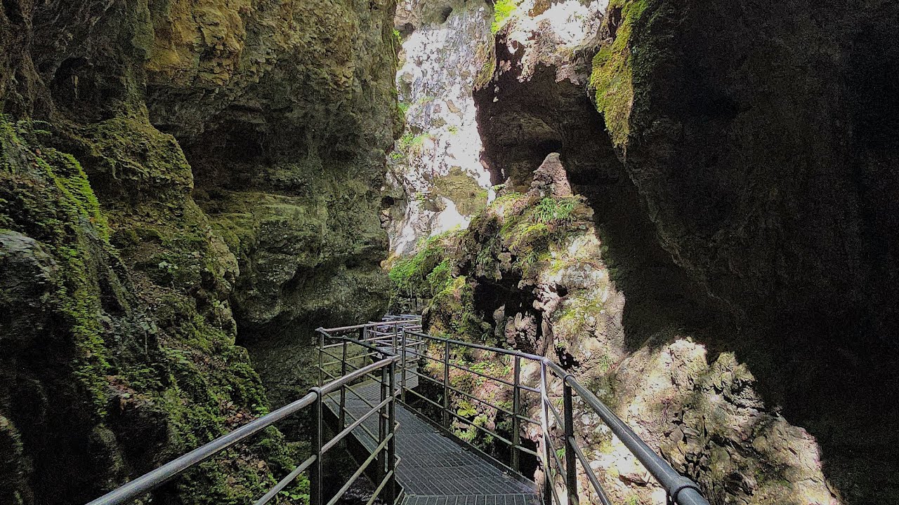 Escursione nel Canyon Rio Sass e Lago Smeraldo (Fondo - Val di Non)