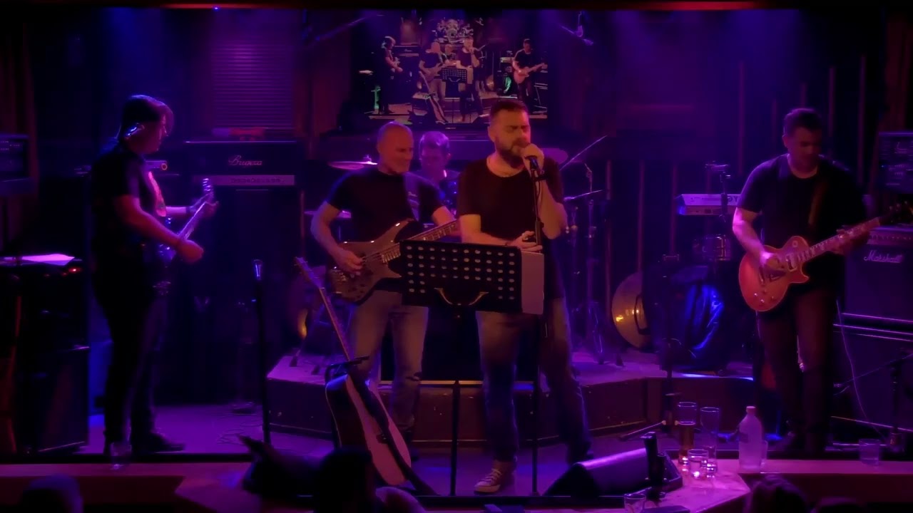 Δεν Χωράς Πουθενά (Τρύπες) Ανήσυχα Πνεύματα - Den Choras Pouthena (Trypes) by Anisiha Pnevmata