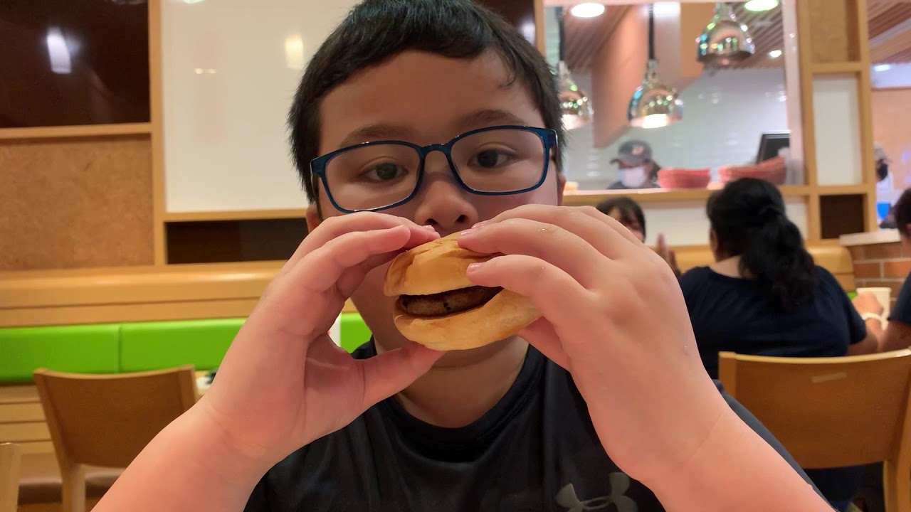 FOOD-VENTURES | Mos Burger | Matthew Terence