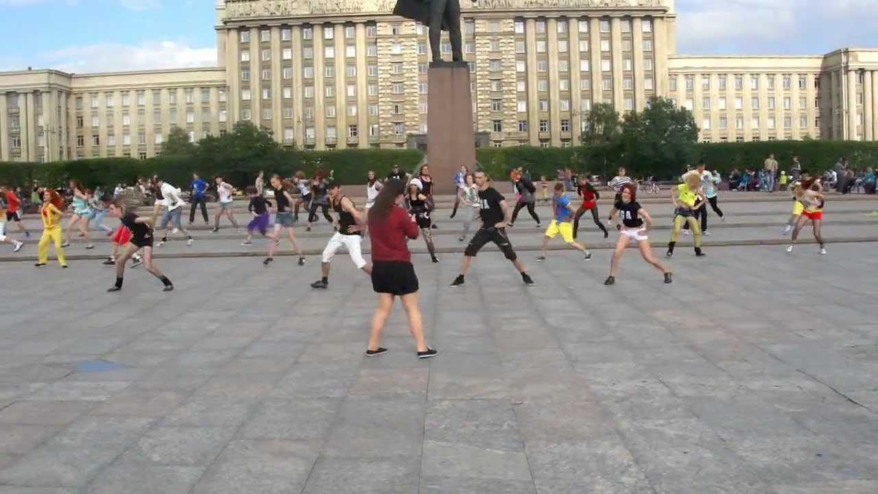 Flash Mob Lady Gaga 2012 Russia (moscovskaya)