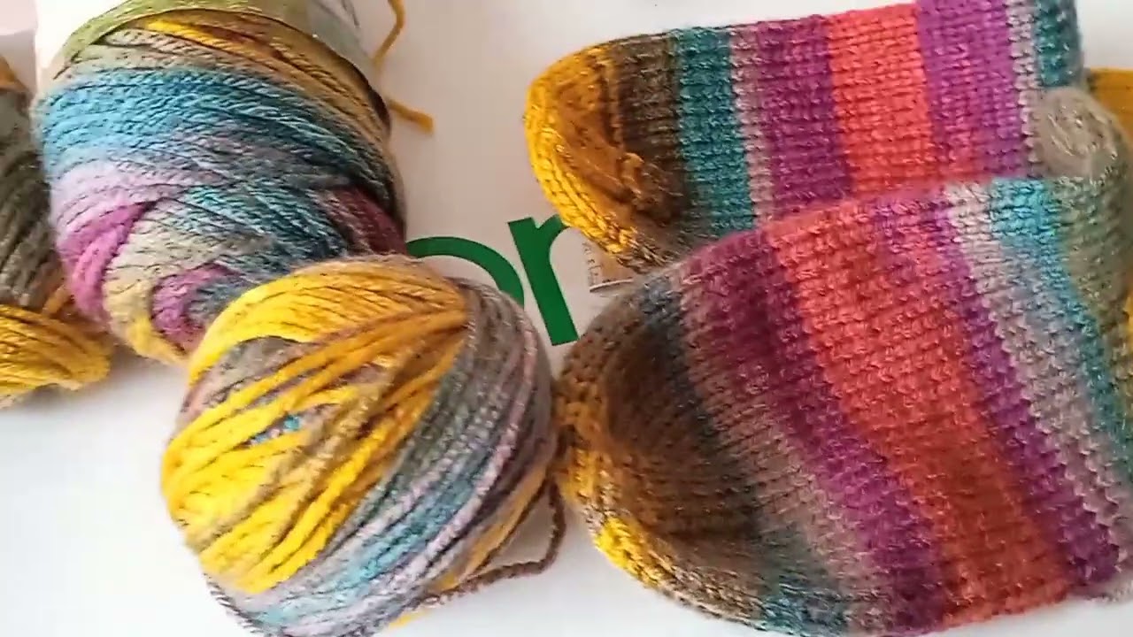 Женские носки из пряжи Рассказовская и из пряжи LaVita yarn Batik.