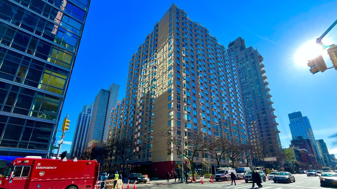 Touring a Luxury 3BR/2BA Apartment on the Upper East Side | Postwar | E 71st 15D | The Lost Boy 