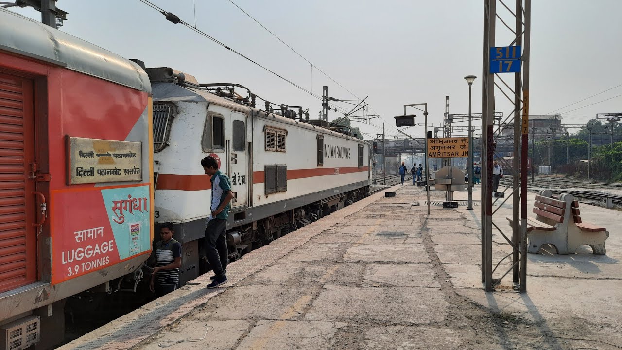 Amritsar to Pathankot by train : Journey in 22429 Delhi - Pathankot SF Express