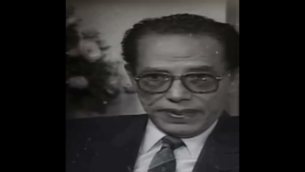 الاستاذ الدكتور مصطفى محمود لماذا خلق الله الإنسان أسمع ماذا قال وكيف كان يبحث عن حل هذا السؤال