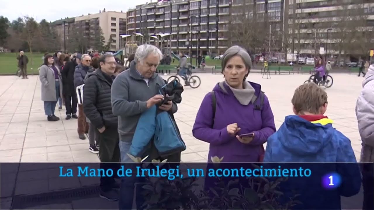 REPORTAJE | Éxito de asistencia para conocer de cerca la Mano de Irulegi