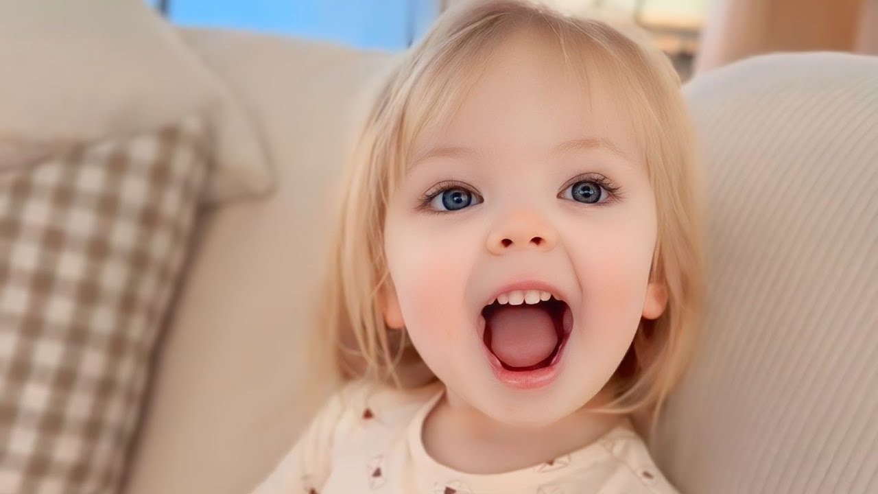 OHH MY SWEET ELLIE IS SO EXCITED! SHE’S PLAYING HER NEW FAVORITE GAME WITH HER DADDY 💖 LOOK AT THIS😍