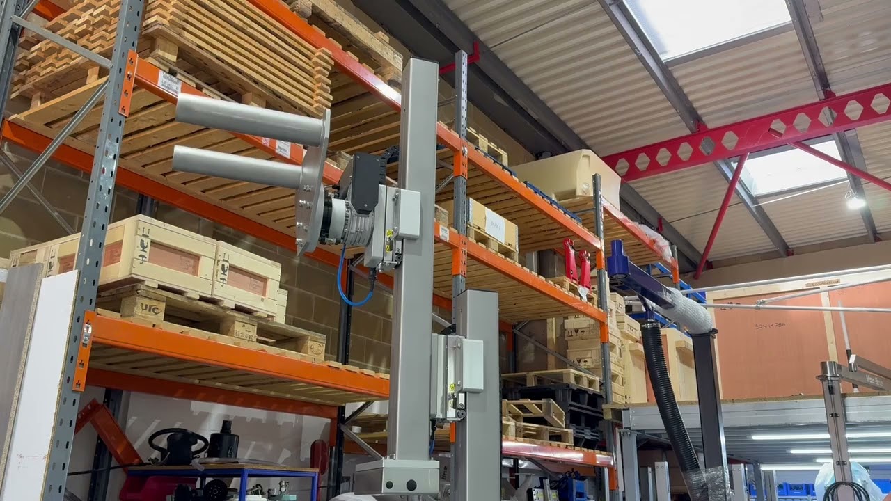 Dual Column Lifter for Lifting Vessels to Height