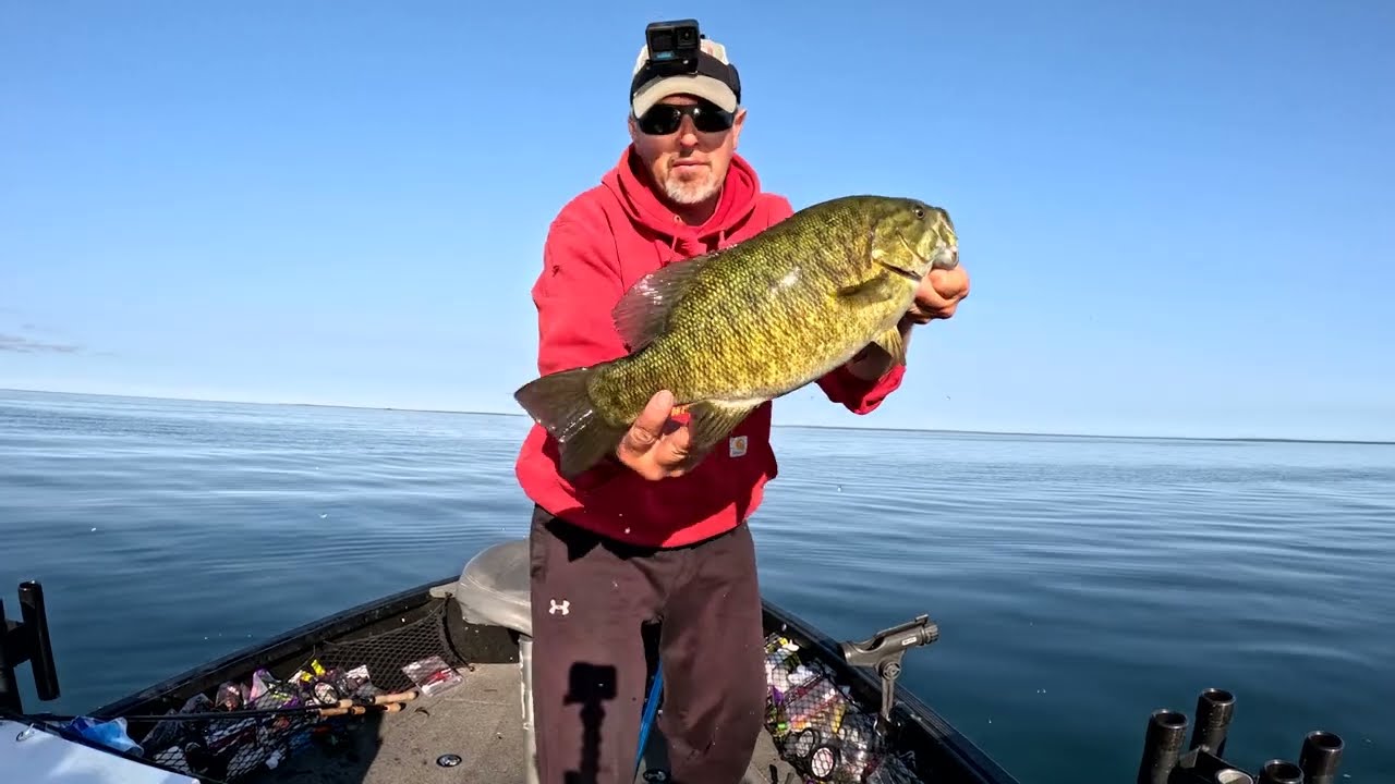 Big Bay De Noc Walleyes & Smallmouth Bass fishing