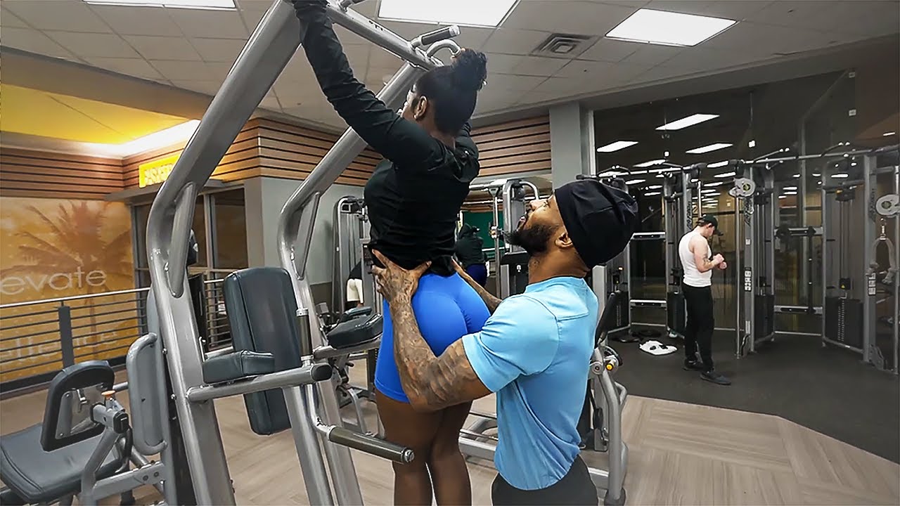MULARJUICE TRAINS AMBER TYSON IN THE GYM!!