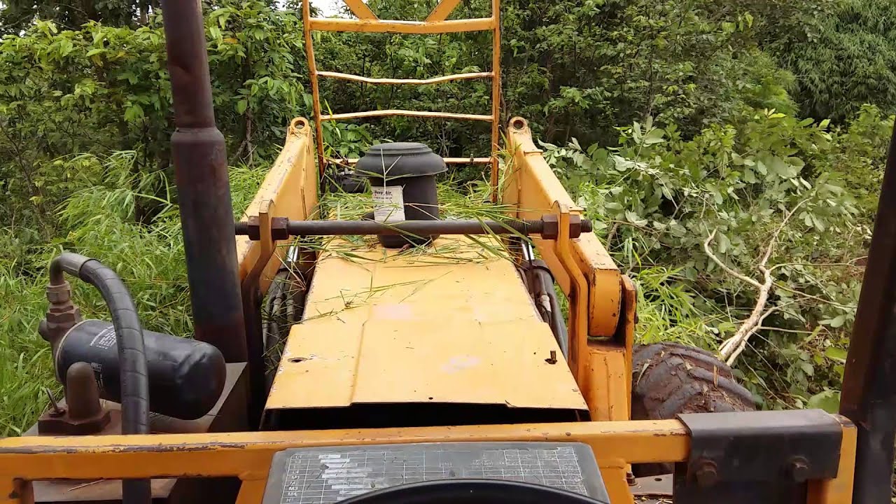 Valmet 128 puxando triangulo ( pé de boi)