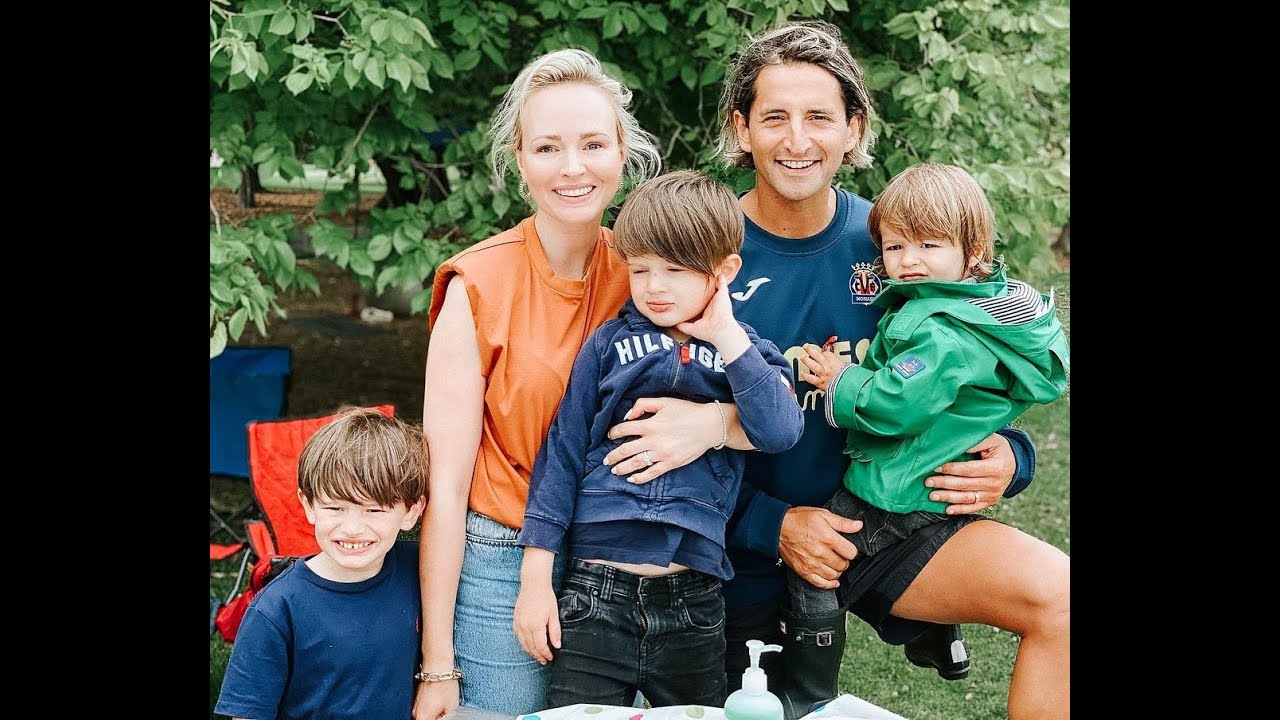 Yummy Mummies Cast BTS 2021