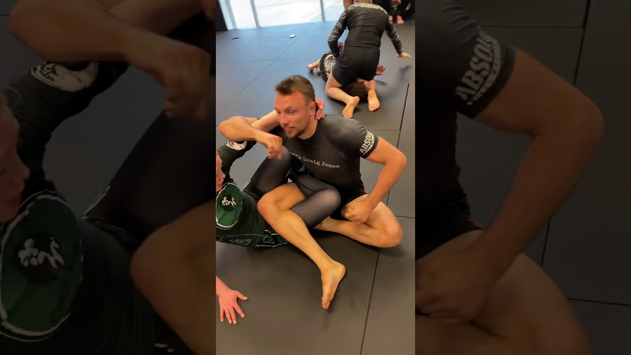 Craig Jones vs. Barb Ciesnolevicz Leglock battle!