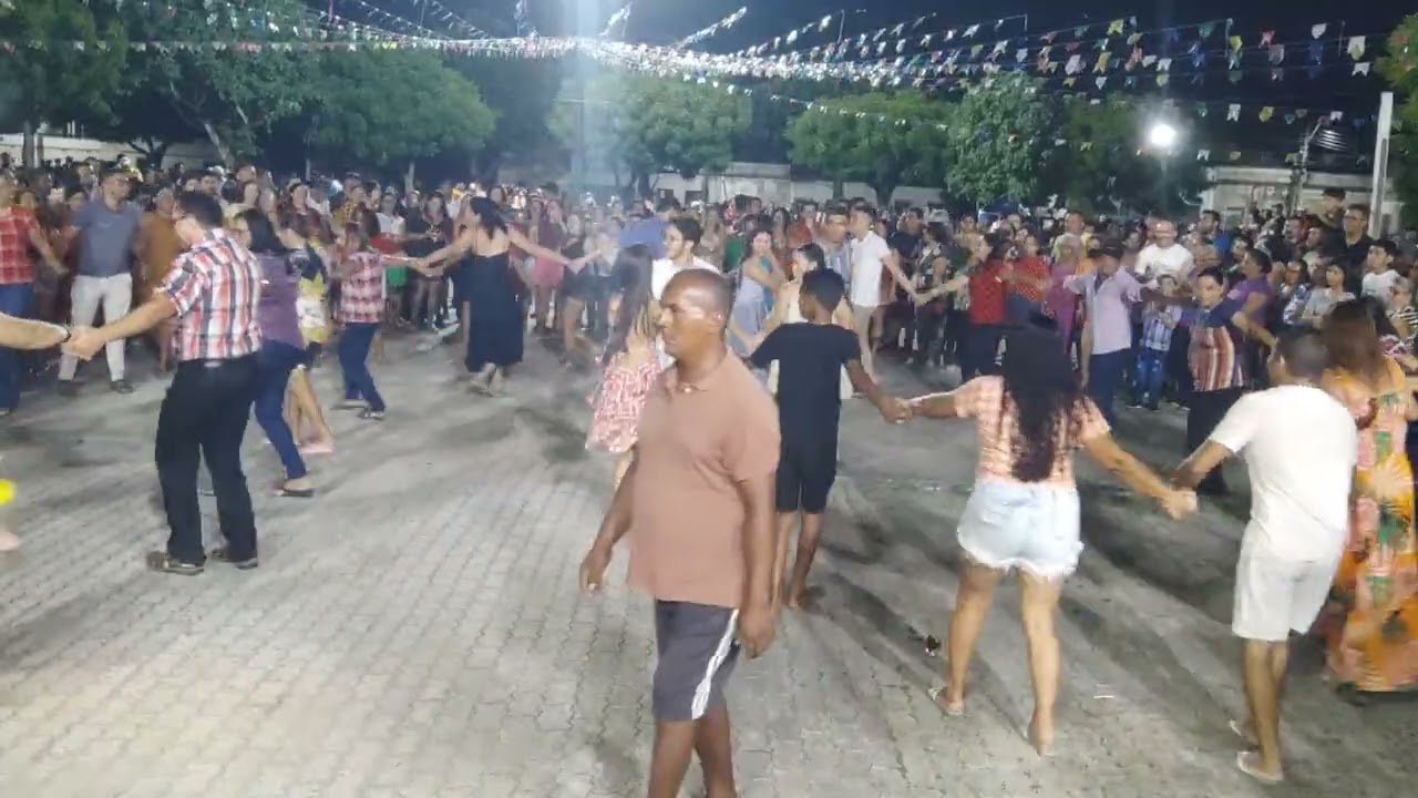 Arraiá em guanacés com cleny Lopes jeito de menina ao vivo e muito melhor 💥💥💥