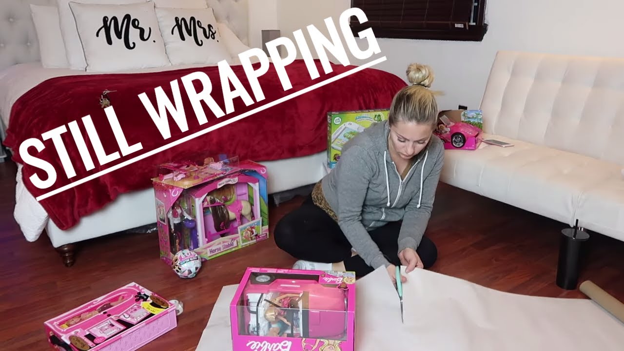 MORE GIFTS?! 😱Relaxing Wrapping Christmas Gifts 2019 - vlogmas day 21