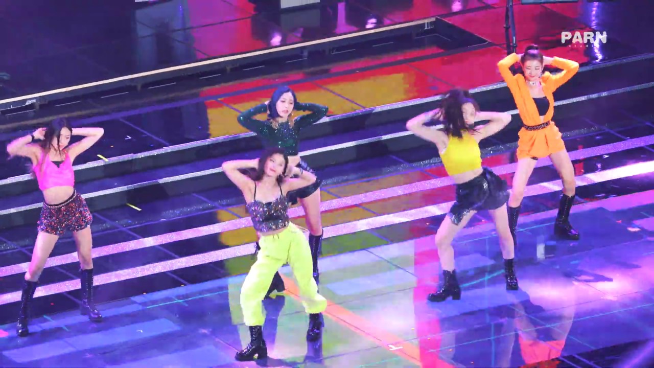 ITZY(있지) GMA 'DALLA DALLA(달라달라)' 4K fancam