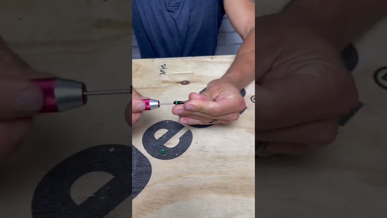 How to change a spring in 15 seconds - from a 43mm 1:24 scale shock