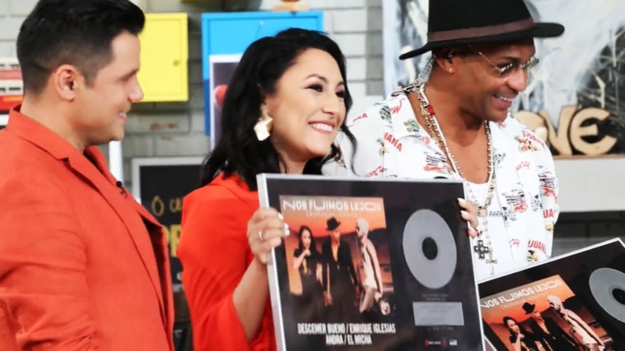 Andra si Descemer Bueno prezinta discul de platina pentru 