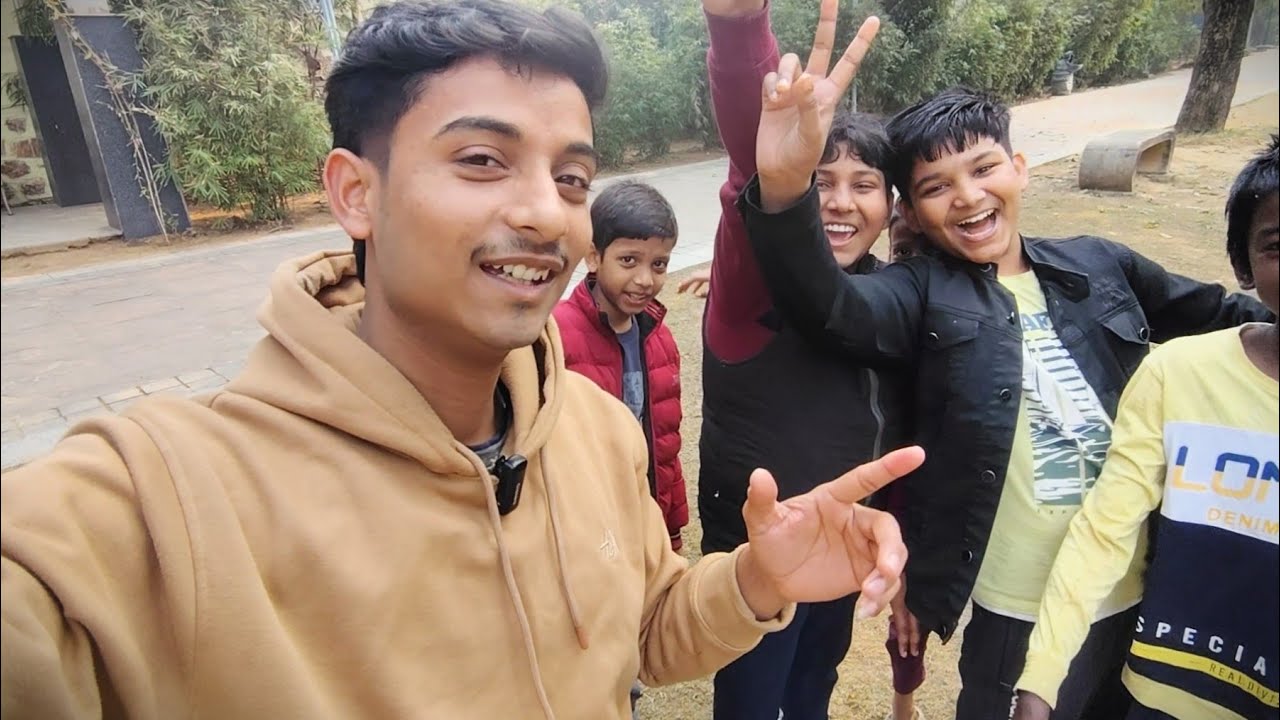 Etne Sare Bachhe Ek Sath Mil Gye Park Mai😃🙂