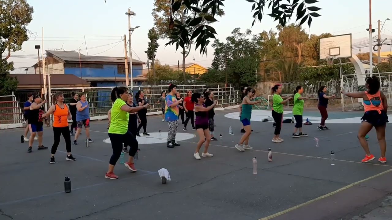 Taller de verano  Zumba 4 Jueves 22 de enero 2026 profesora Angela Sierra Cancha los 120 lo Espejo 