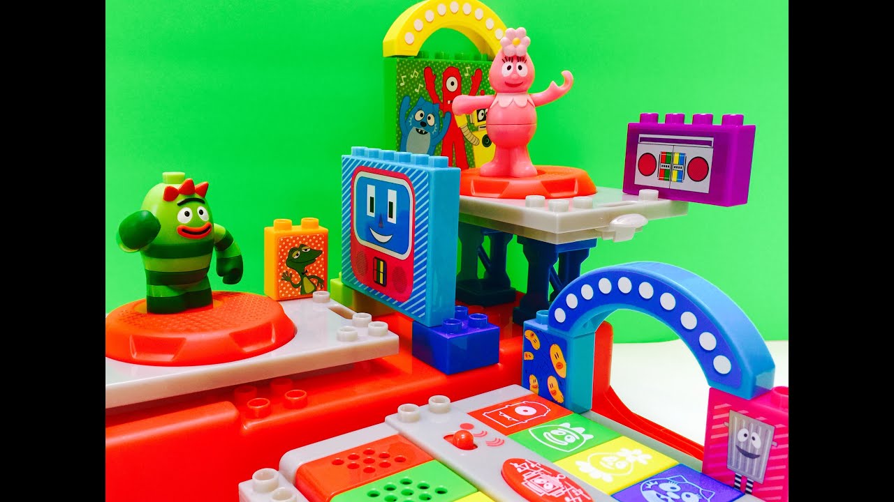 Yo Gabba Gabba MEGA BLOKs Turn Table Boom Box Dance Party Toy