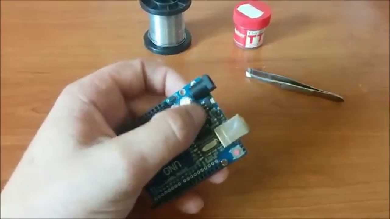 Arduino UNO and AMS1117