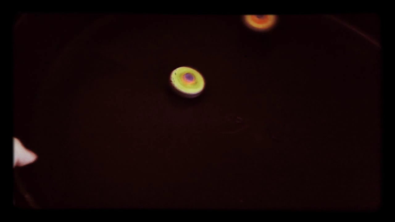 BEYBLADE EXTREME :EPIS&Oacute;DIO 1 :A EXPLOS&Atilde;O DO EXTREMO!
