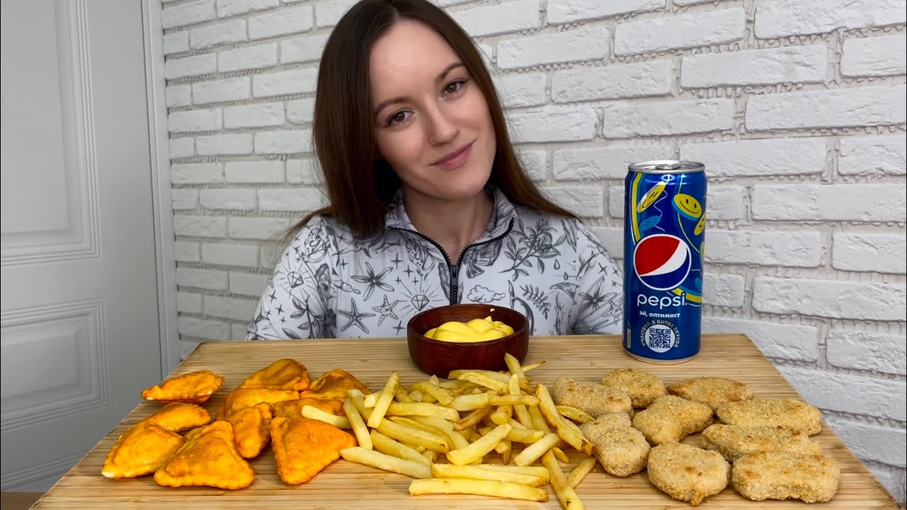 МУКБАНГ ЛЁВЕ 2 МЕСЯЦА 🥳НАГГЕТСЫ ЧЕБУ ПИЦЦА КАРТОШКА ФРИ MUKBANG NUGGETS CHEBU PIZZA FRENCH FRIES