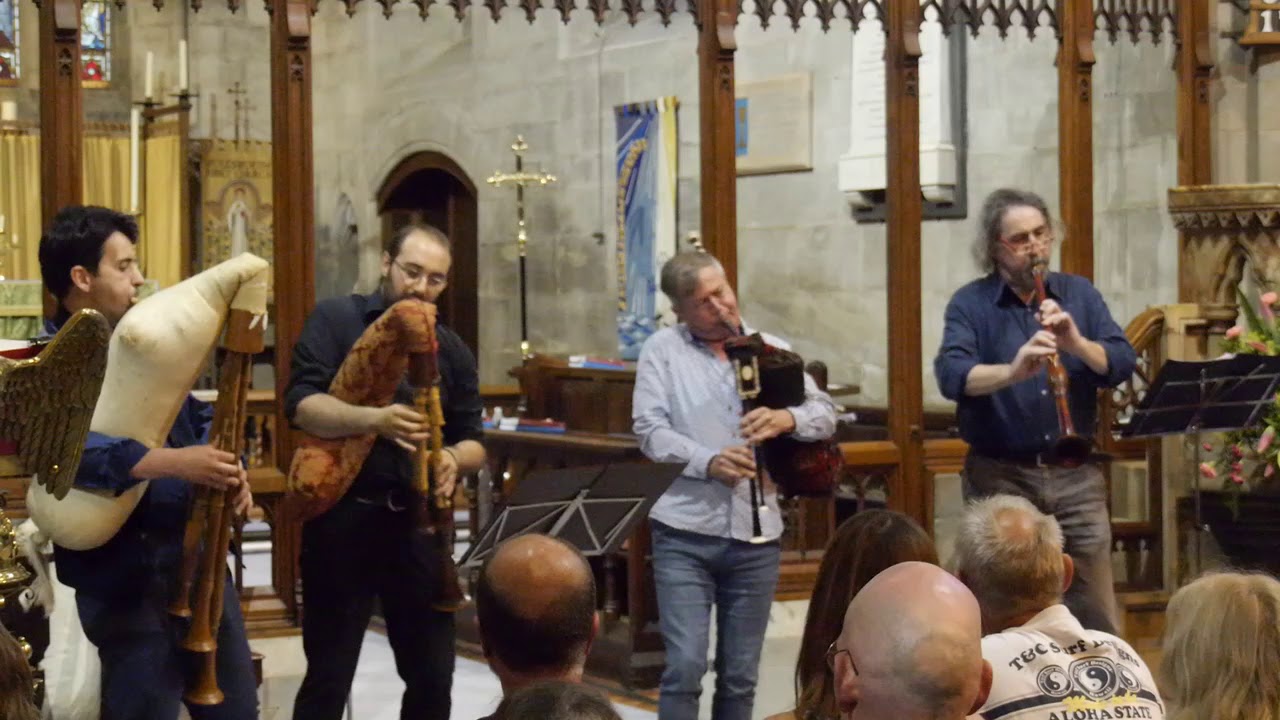 Tarantella suite    Eric Montbel et ZampogneriA