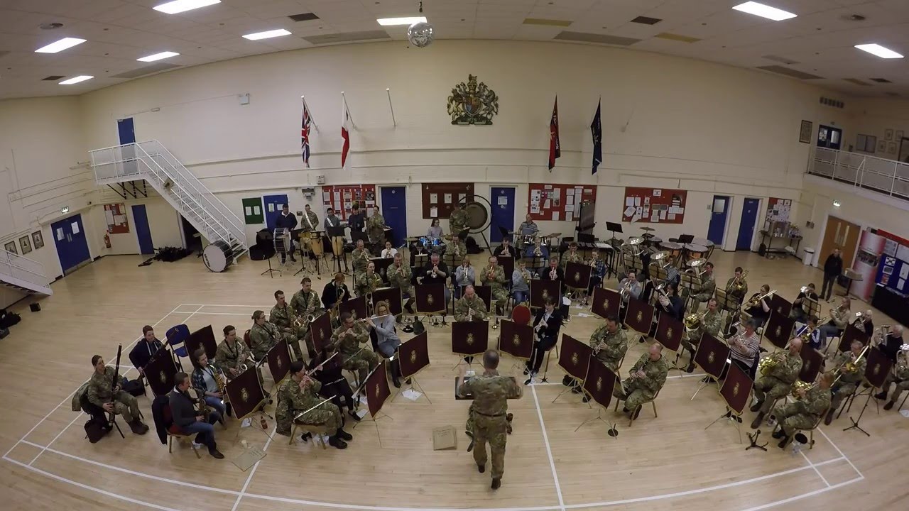 The Band of the Royal Regiment of Fusiliers - 'Carry On March'
