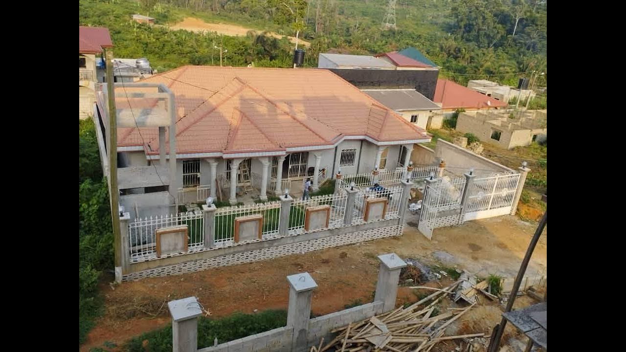 CAMEROUN YAOUNDE SUPERBE MAISON A VENDRE A MONTEE NKODENGUI