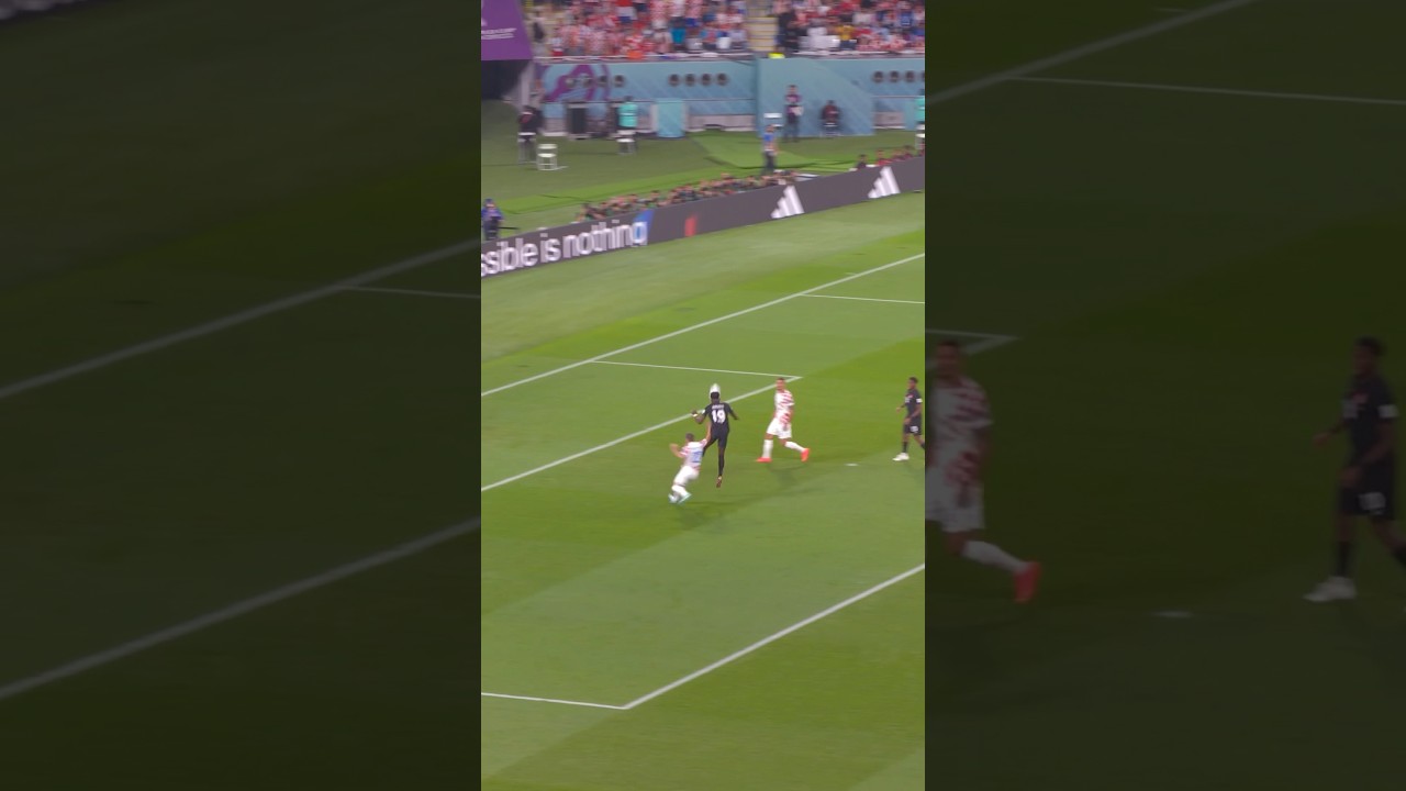 Alphonso Davies scores Canada&rsquo;s first World Cup goal!
