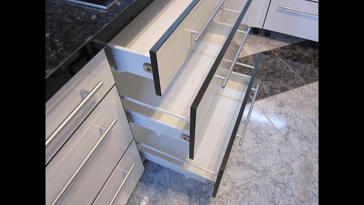 Установка Доводчиков Blum BLUMOTION на кухне, на выдвижные ящики  METABOX. Хорошая кухня.