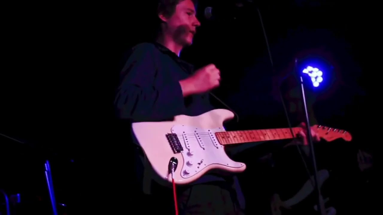 Live At The Amersham Arms: 122MM Presents - Still Traffico (FKA Peach)