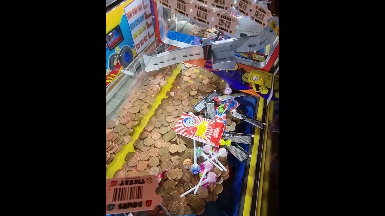 Winning sweets on the 2p machine UK ARCADES #arcade #winner #arcadegames