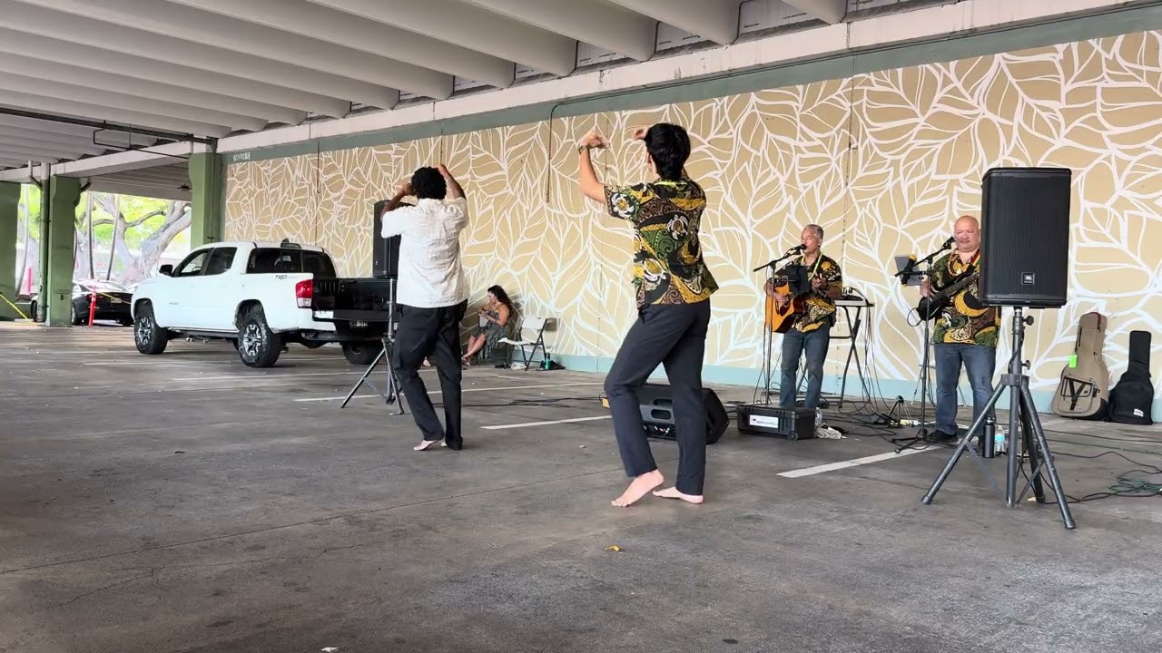 Kamanawa at Kailua Kanikapila 10-11-25, pt.4