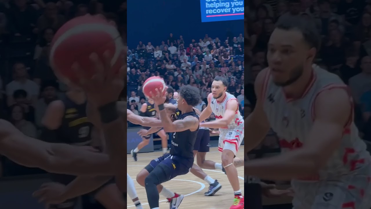 The no look pass 🥵 #sheffieldsharks #britishbasketball #basketball