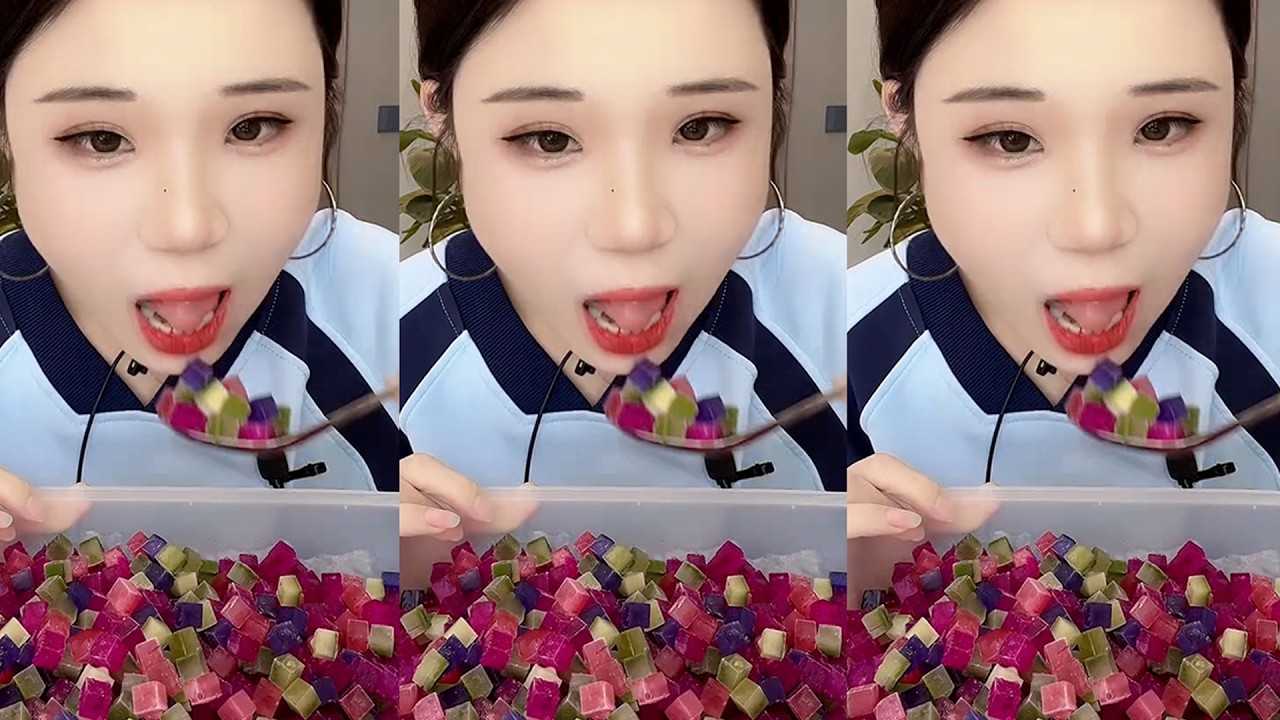 only YY ASMR - Ice Eating ASMR- Freezer Frost Eating ❄️❄️❄️