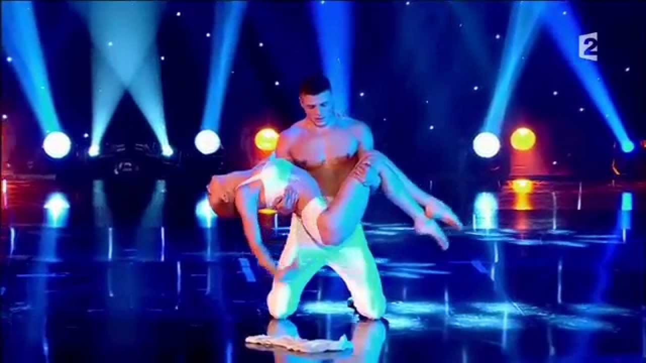 Duo IN ART - Hand to Hand - Le Plus Grand Cabaret Du Monde 2014