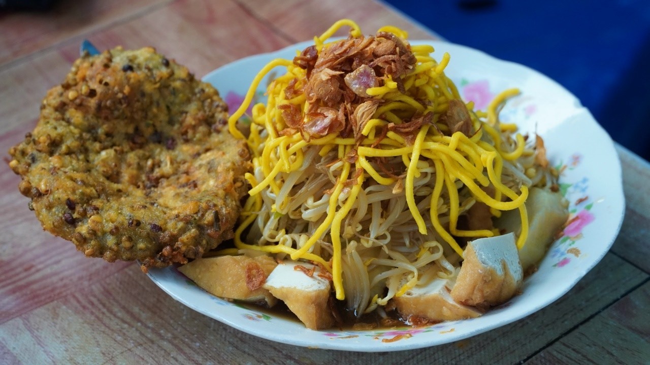 LONTONG MIE CANTIK SEJAK 1970