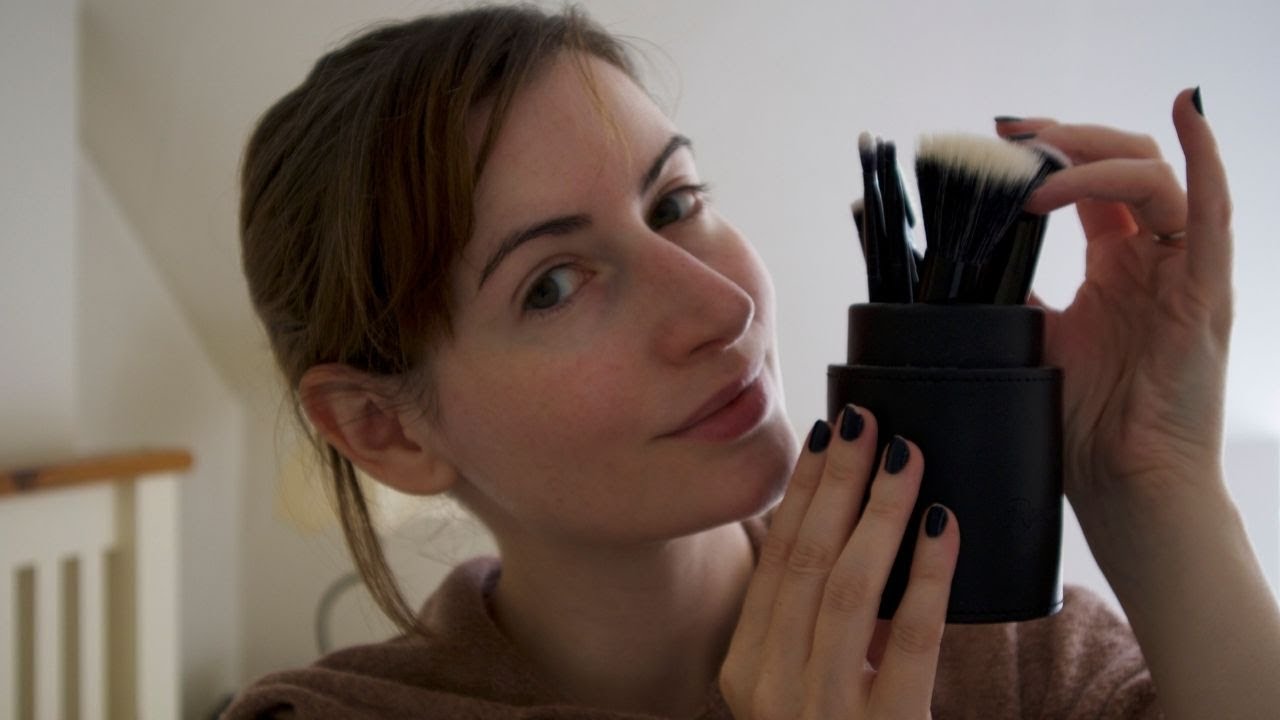 ASMR - ARRUME-SE COMIGO! SUSSURROS, MAQUIAGEM E EXTRAS | SOLANGE PRATA