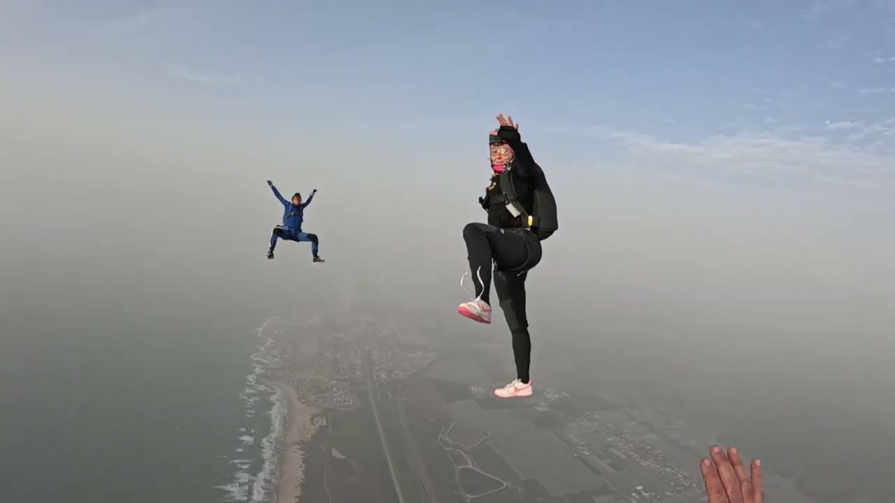 צניחת שלום עליכם מלאכי השלום עם עינב ליברמן ועדי תמיר המושלמת 🧚‍♂️🐴