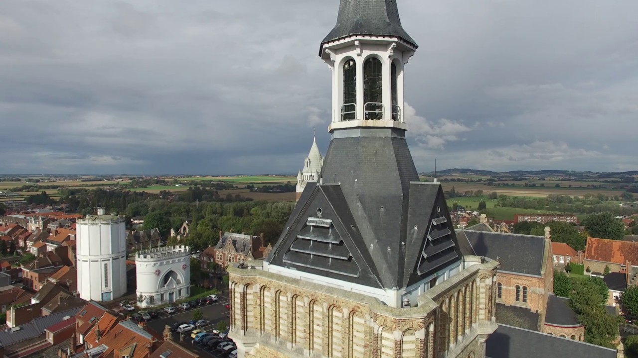 Le beffroi de Bailleul : la fée-sirène mélusine veille sur la cité