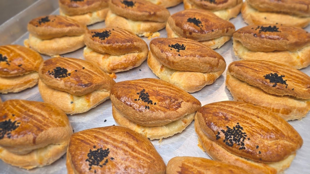 فطيرة البوتشة التركية الأسرع والأسهل في التحضير فطيرة تعملوها بكل وقت   poğaça peynirli #شيف_نبيل