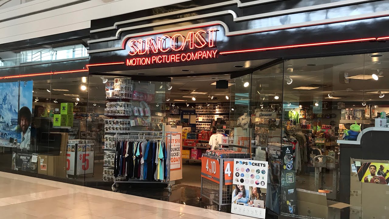 A visit to one of the last Suncoast Motion Picture Company locations (Westroads Mall Omaha Nebraska)