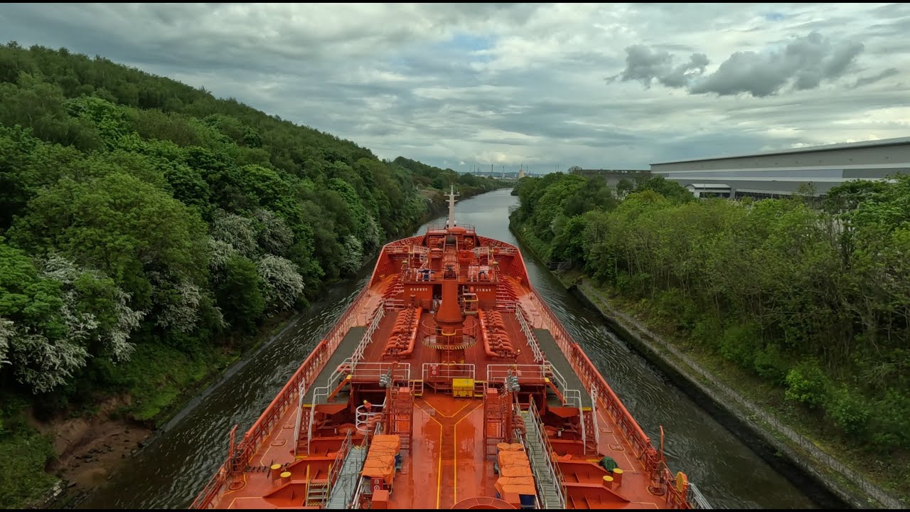 STANLOW (UK) ARRIVAL (5K hyperlapse)/Liverpool, Eastham, Manchester Canal/Tanker at very narrow area
